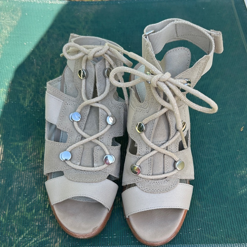 Sorel Nadia Lace Up Stylish Beige Women's Sandals
